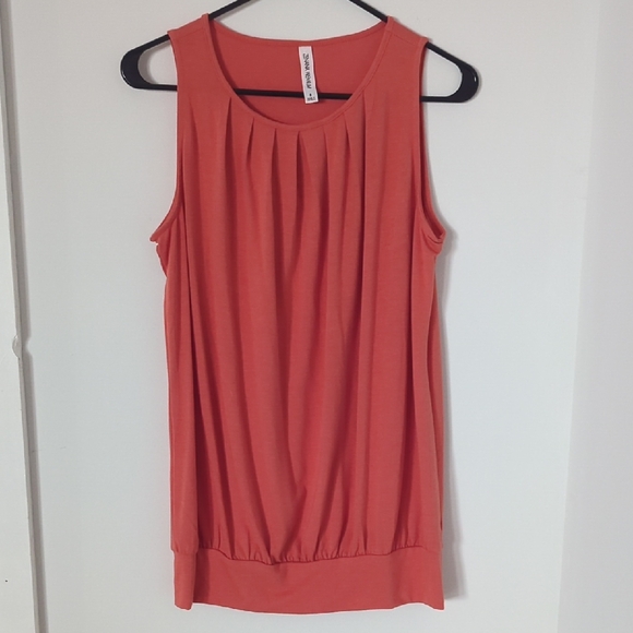 Zenana Outfitters Tops - Zenana Outfitters Pleated Tank Top